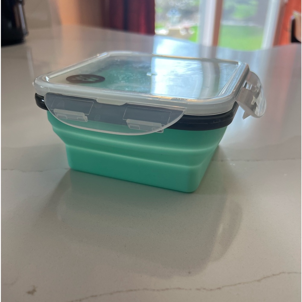 Weight Watchers 5 cup & 2.5 cup collapsible containers